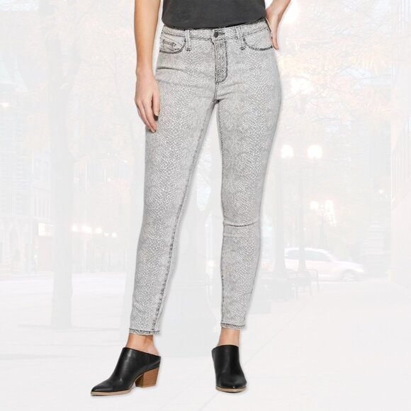 Universal Thread Denim - NWT Light Gray Snakeskin-Print High-Rise Skinny Jeans - Womens Sizes 0, 18 Pants
